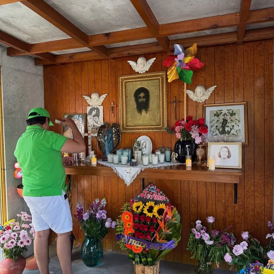 Frida Sofía honra la memoria de Silvia Pinal con un emotivo gesto en la cripta familiar-2