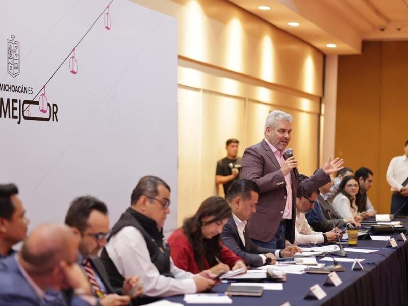 Garantiza Bedolla seguro de vida para rondas comunitarias certificadas de autogobiernos
