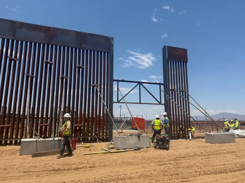 Gobierno de EU comienza construcción de muro secundario en la frontera con México
