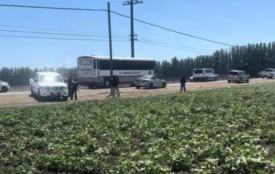 Gobierno de Trump defiende redadas migratorias pese fallecido en California