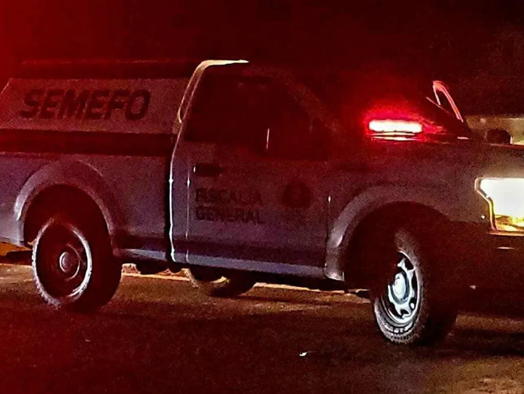 Hallan 2 cadáveres de hombres en la colonia Ferrocarril de Apatzingán