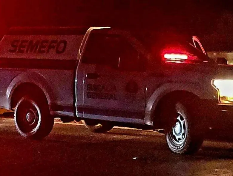 Hallan 2 cadáveres de hombres en la colonia Ferrocarril de Apatzingán