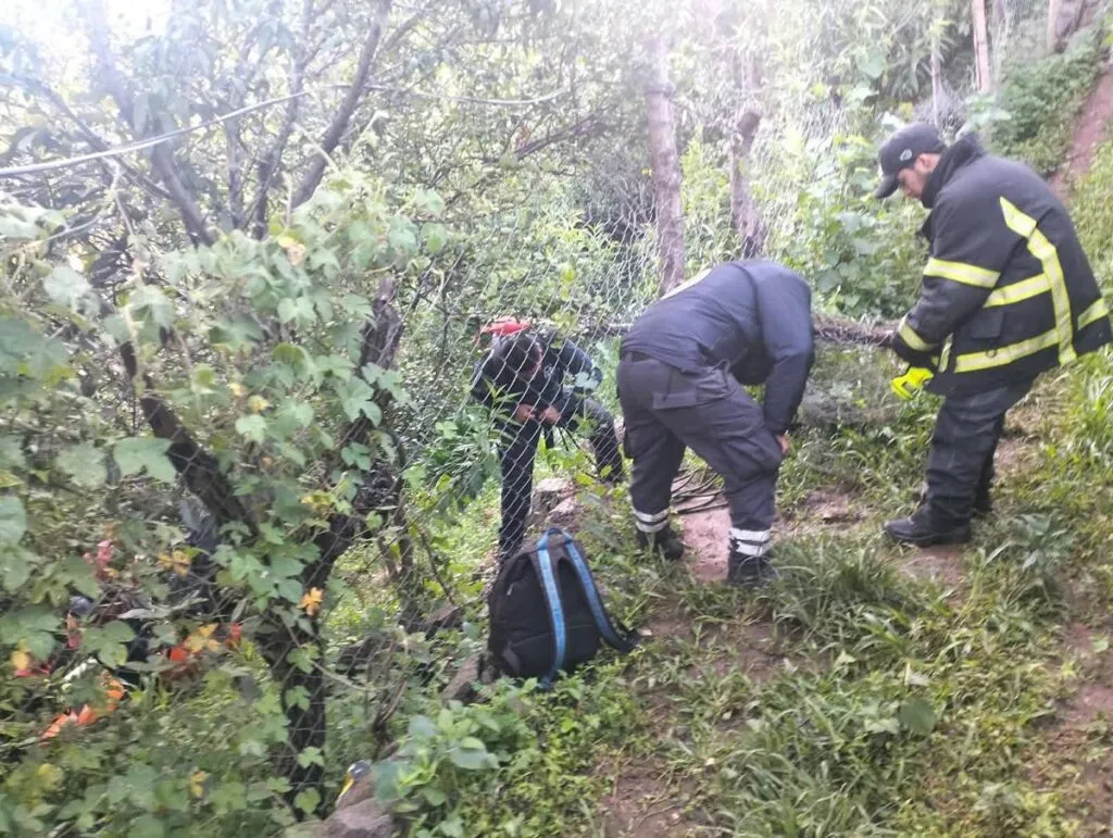 Hallan cadáver de un hombre en fondo de un barranco en Zitácuaro