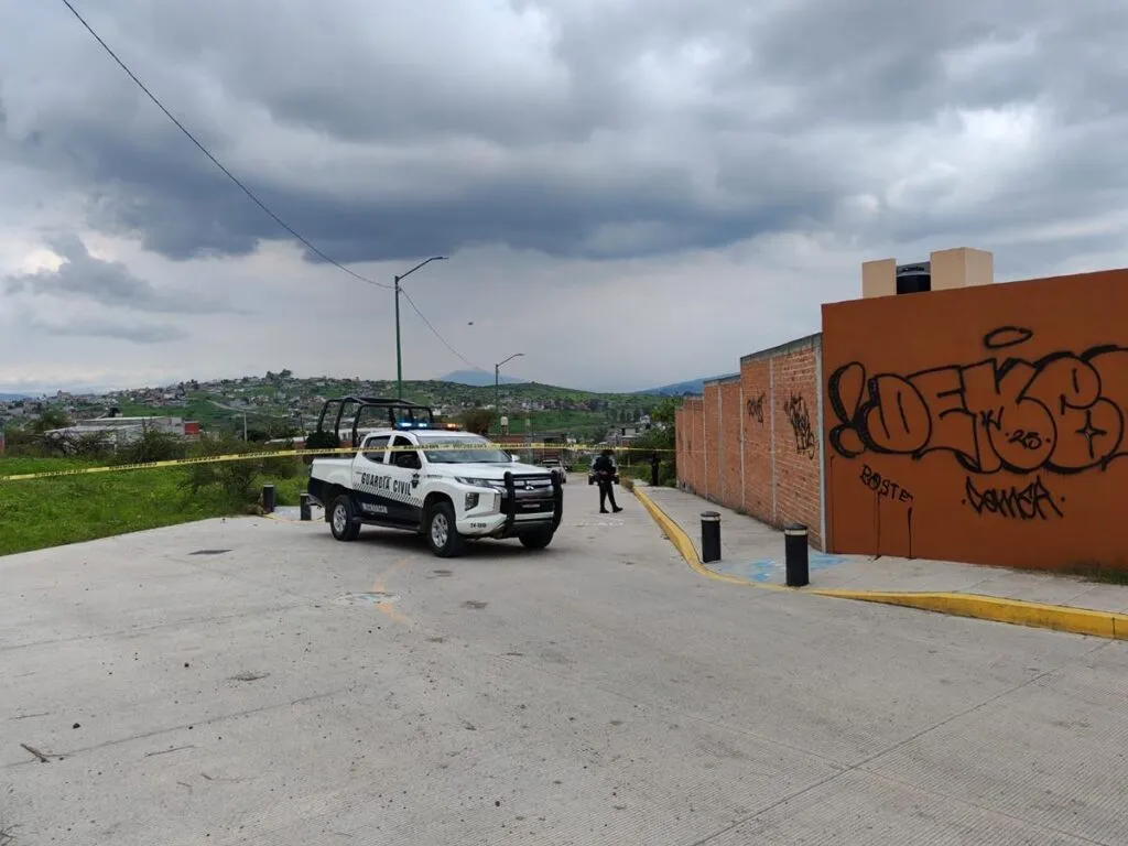 Hallan hombre asesinado a balazos en la Filomeno Mata de Morelia