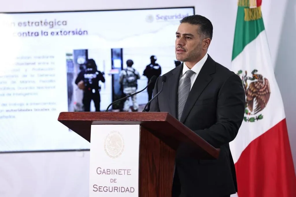 Harfuch responde a señalamientos de Bukele por avioneta con cocaína