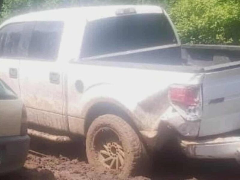 Hombre es asesinado a balazos al interior de su vehículo en Charo