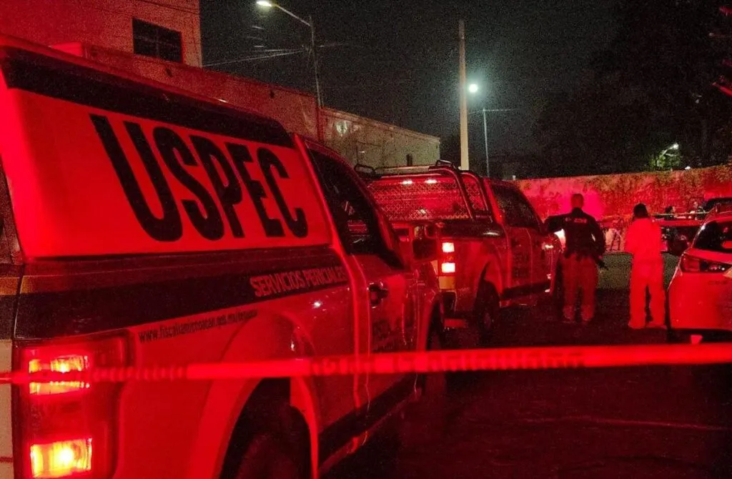 Hombre es asesinado al interior de su vehículo en Indaparapeo