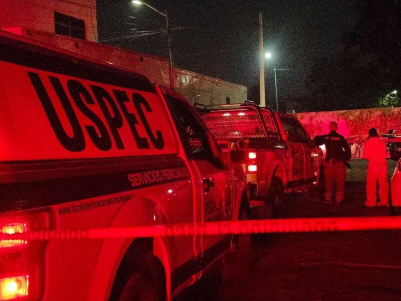 Hombre es asesinado al interior de su vehículo en Indaparapeo