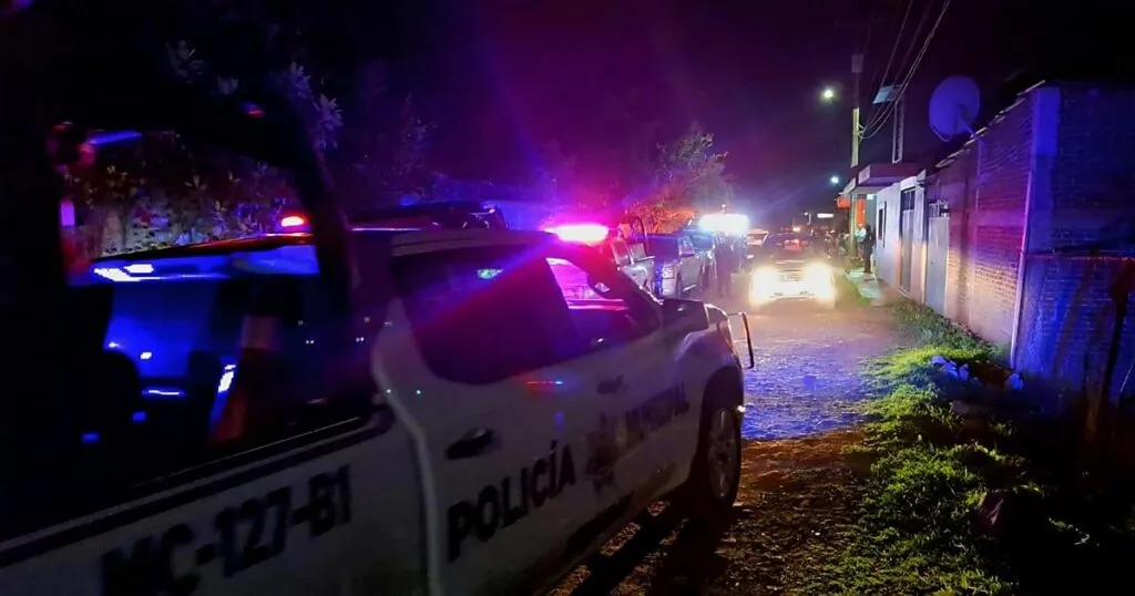 Hombre es baleado en colonia 20 de Noviembre de Uruapan