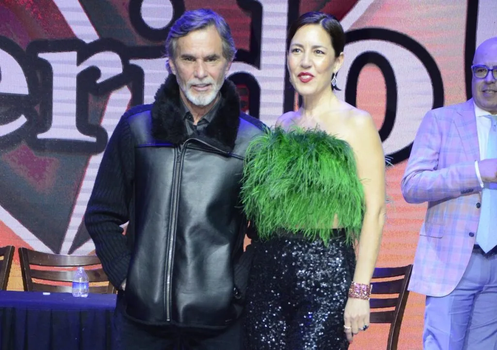 Humberto Zurita disfruta de su romance con Stephanie Salas, "me la mandó Dios" dice
