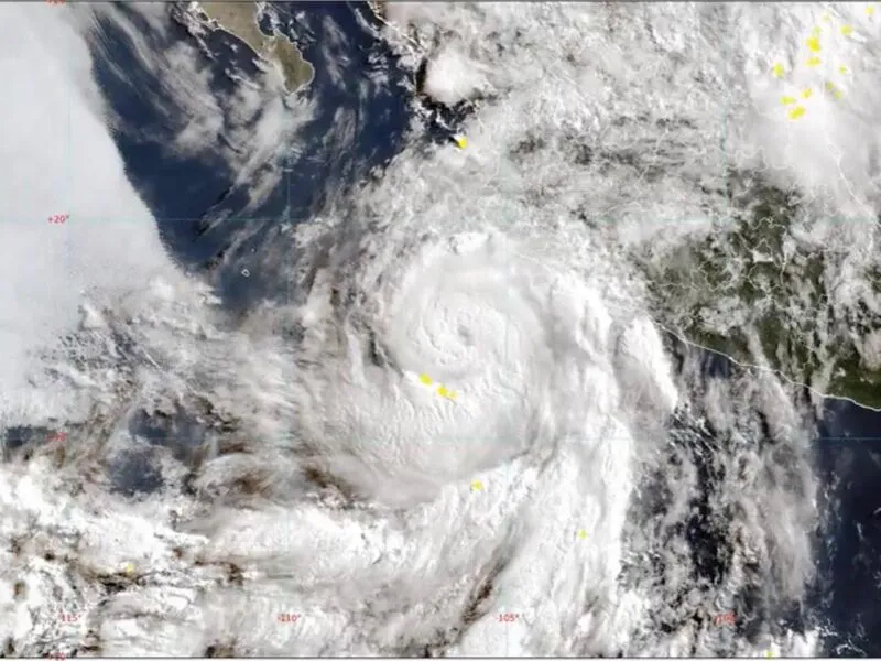 Huracán 'Flossie' se intensifica a categoría 2
