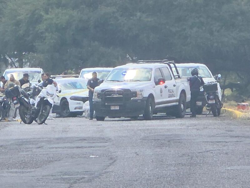 Investigan hallazgo de 4 cadáveres en camioneta abandonada en Zinapécuaro