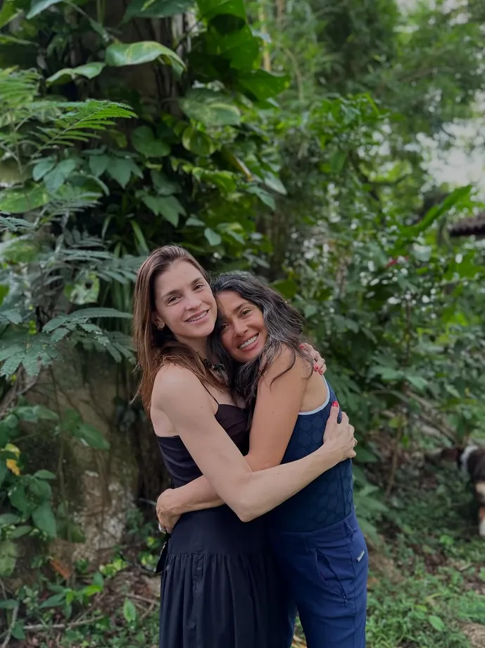 Irene Azuela comparte entrañable encuentro con Salma Hayek en Veracruz-2