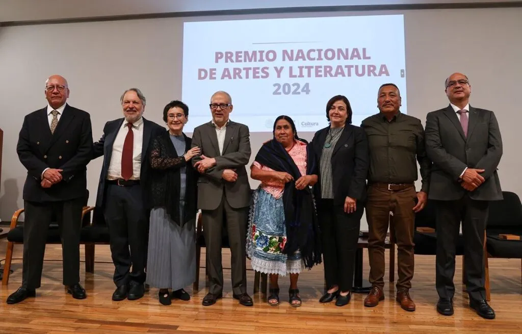 Juanita Bravo pone en alto a Michoacán, recibe Premio Nacional de las Artes-4