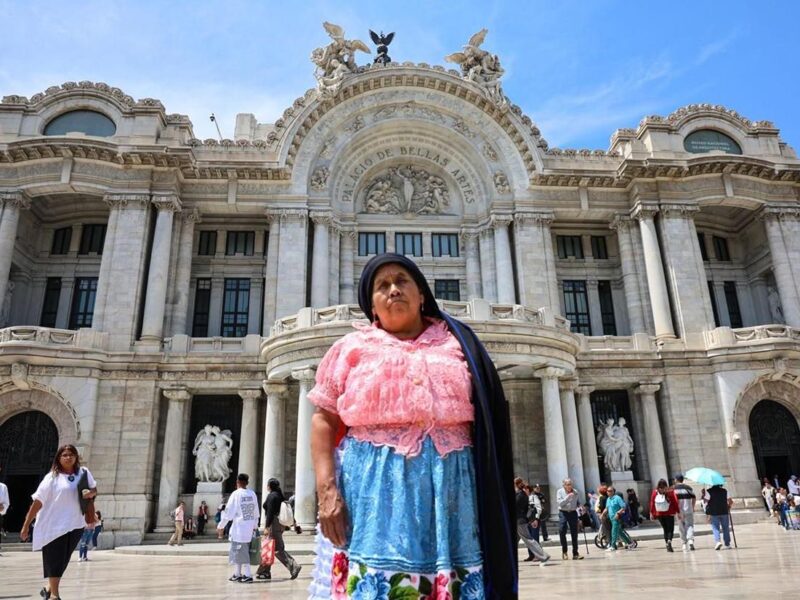 Juanita Bravo pone en alto a Michoacán, recibe Premio Nacional de las Artes