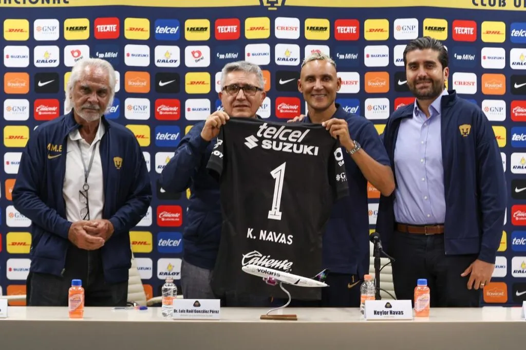 Keylor Navas es presentado con los Pumas de la UNAM-1