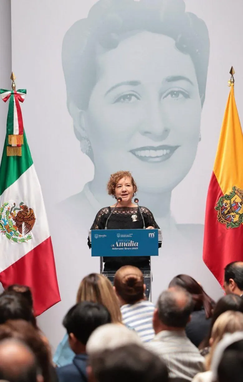 “Leyes estúpidas” y sin empatía, reprocha activista al recibir presea Amalia Solórzano en Morelia