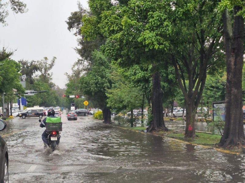 Lluvias provocan encharcamientos e inundaciones en Morelia