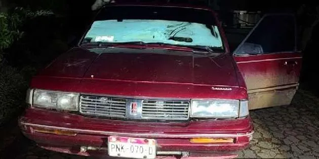 Localizan a un hombre sin vida al interior de su vehículo en Cotija