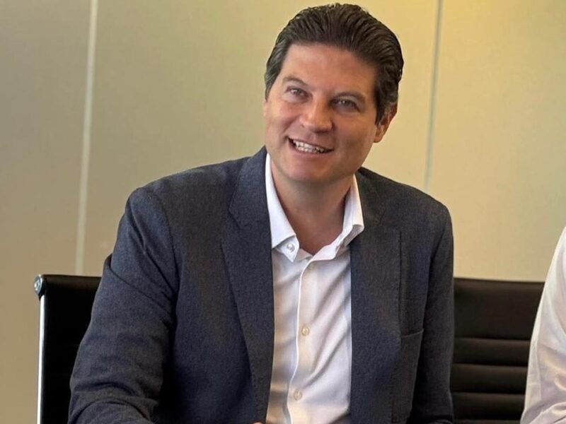 Logró Alfonso Martínez en EU donación de equipo usado de rescate, para Morelia