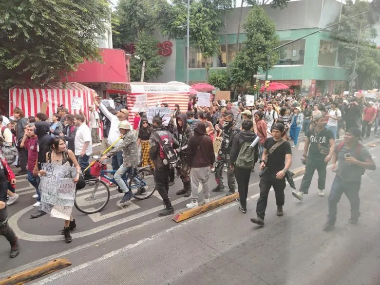 Marcha contra gentrificación en CDMX