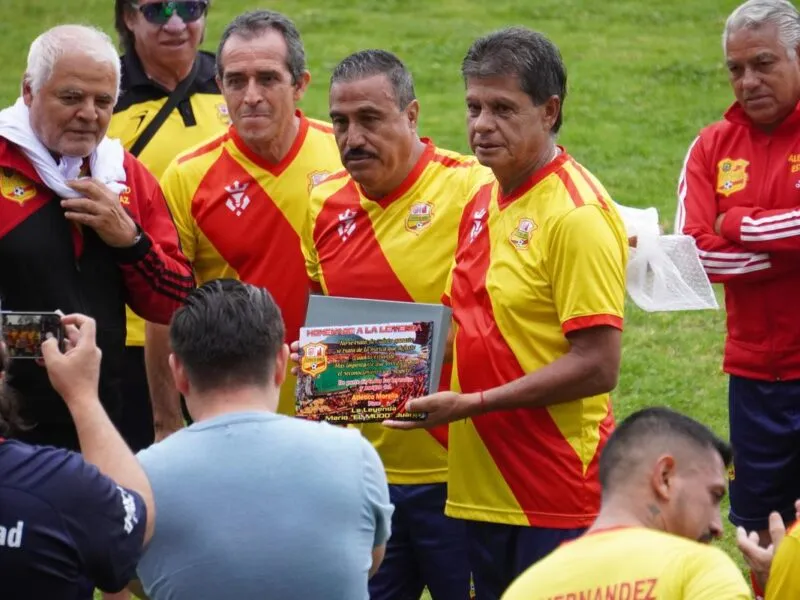 Mario Mudo Juárez recibe homenaje por trayectoria