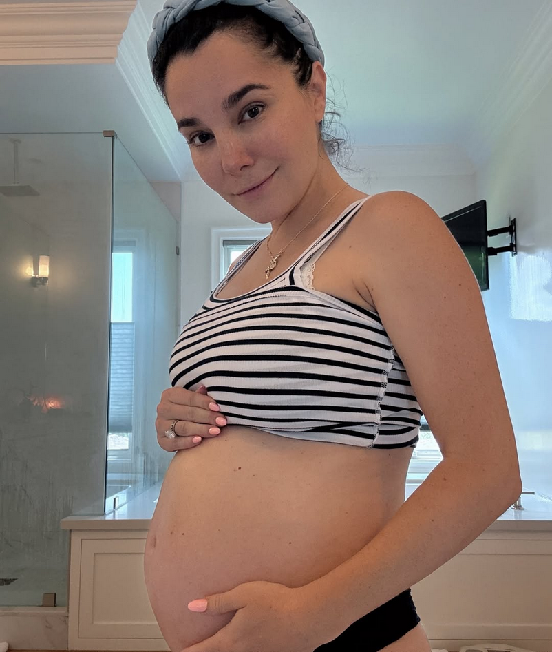 Martha Higareda comparte en redes su embarazo
