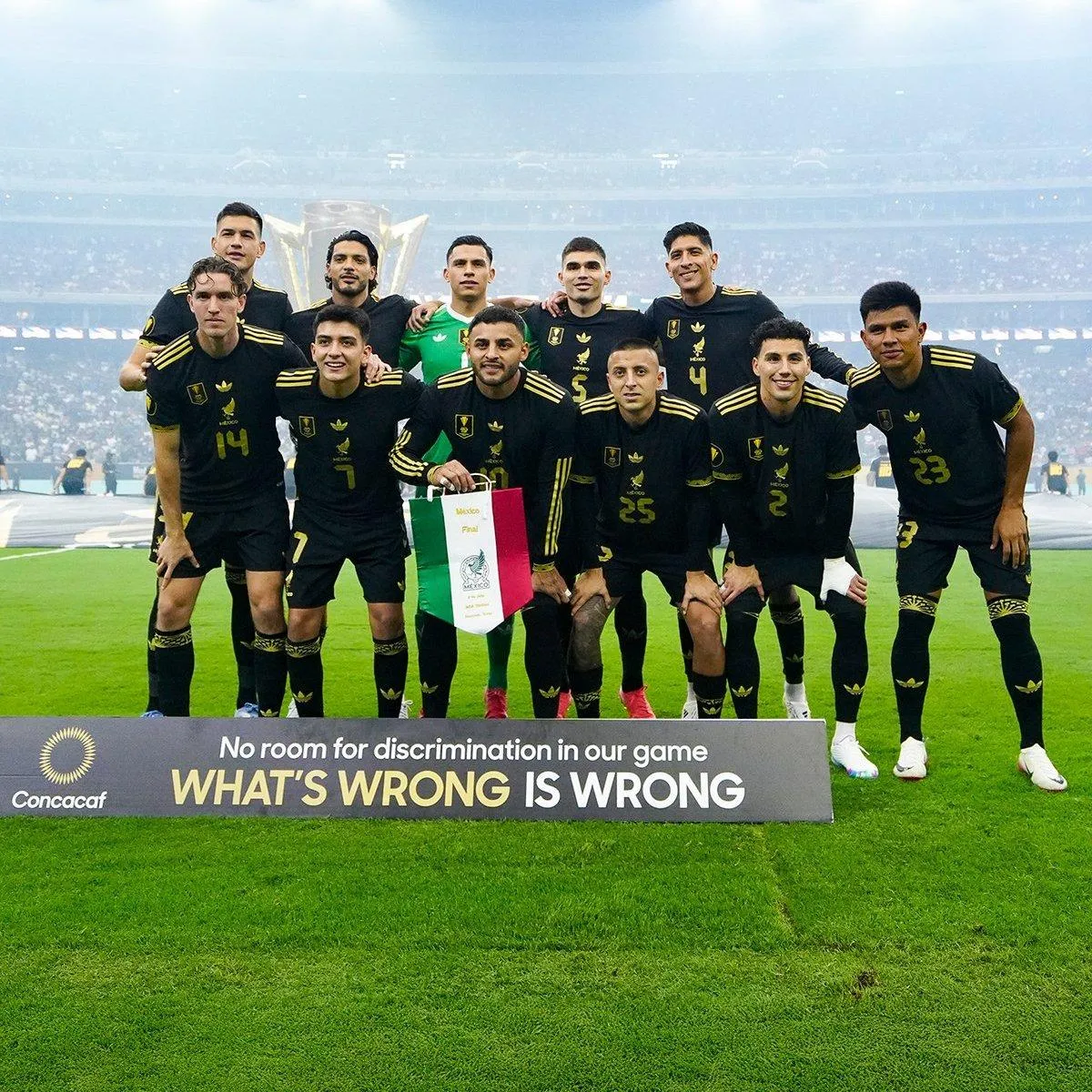 México es bicampeón de la Copa Oro tras vencer 2-1 a Estados Unidos