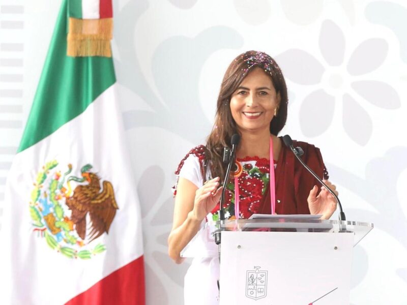 Michoacán sueña, canta y toca con sus hermosas guitarras: Gabriela Molina