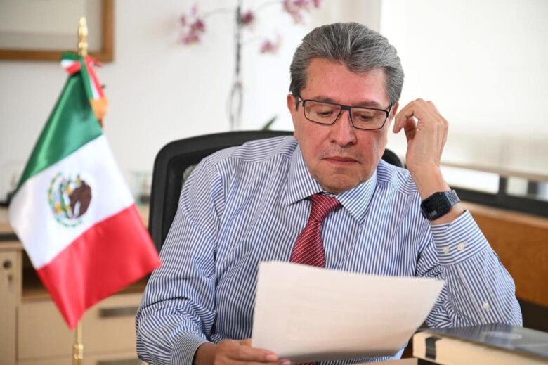 Monreal cuestiona la reforma electoral de Sheinbaum: pide mantener a plurinominales
