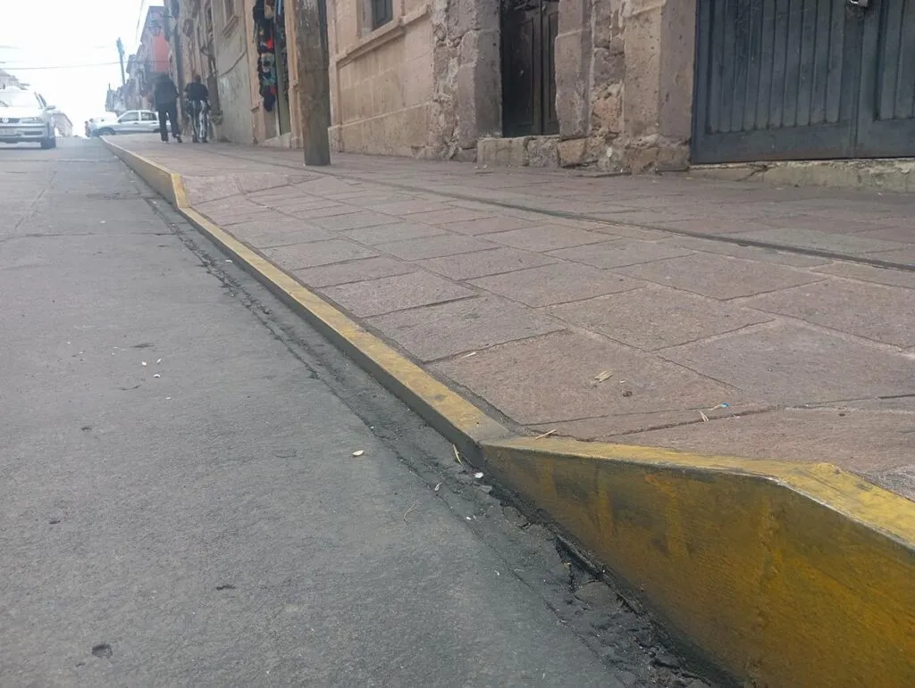 Morelia: fijan límite de 8 % en rampas; verifican accesibilidad