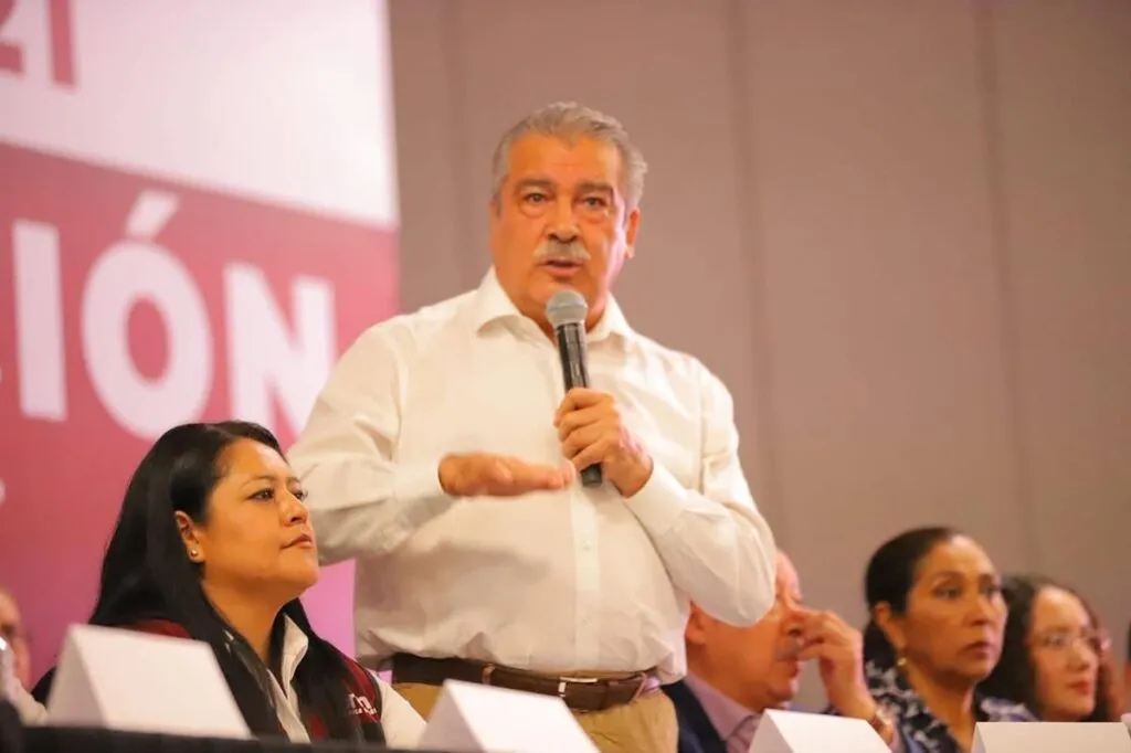 Morón encabeza preferencias electorales al interior de Morena