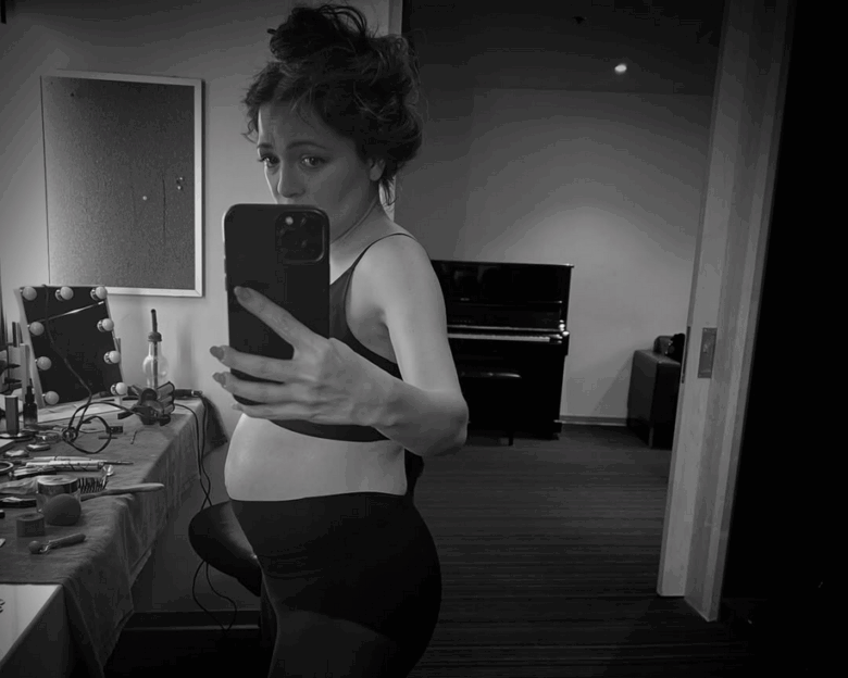 Natalia Lafourcade anuncia embarazo: “Hay un bello ser adentro de mi cuerpo”