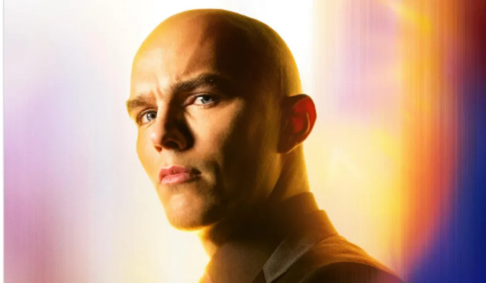 Nicholas Hoult es el actor mejor pagado de Superman 2025