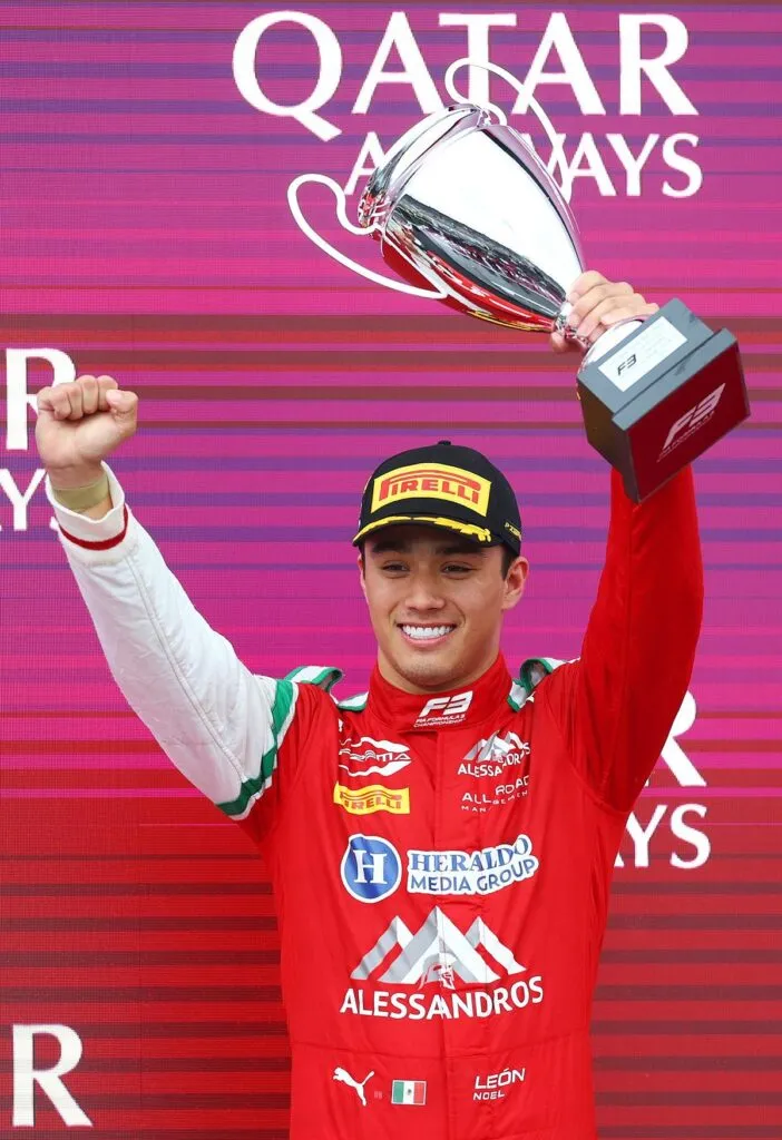 Noel León logra tercer lugar en el circuito de Silverstone