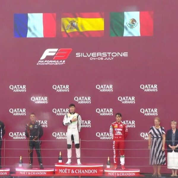 Noel León brilla en Silverstone con un tercer lugar