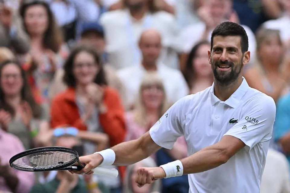 Novak Djokovic celebra 100 victorias en Wimbledon