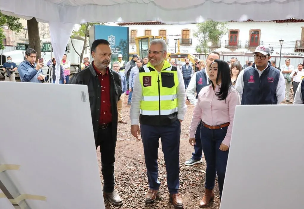 Obra en plaza Gertrudis Bocanegra conserva el encanto de Pátzcuaro: Bedolla