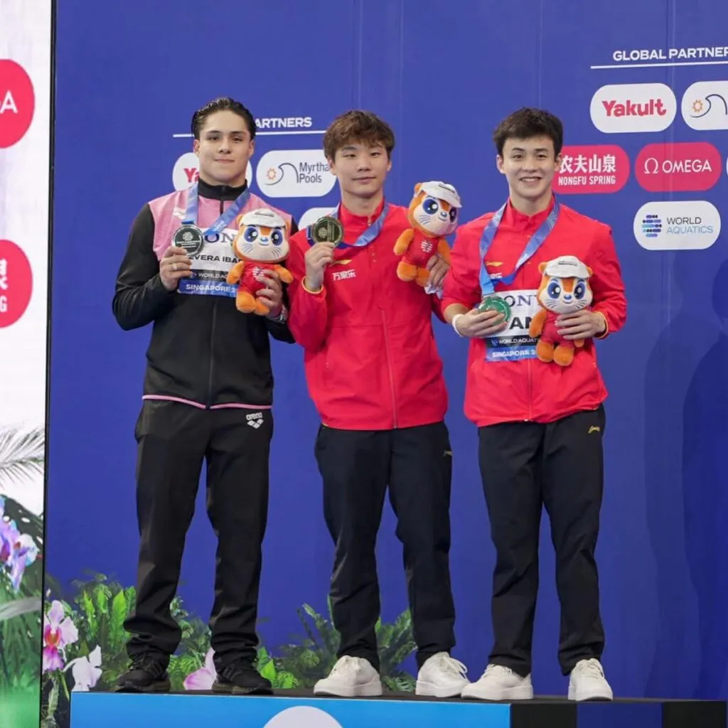 Osmar Olvera logra plata en Mundial de Deportes Acuáticos Singapur 2025