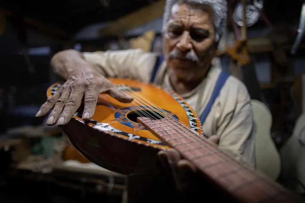 Paracho te espera para compartir la magia de su Feria Nacional de Guitarra