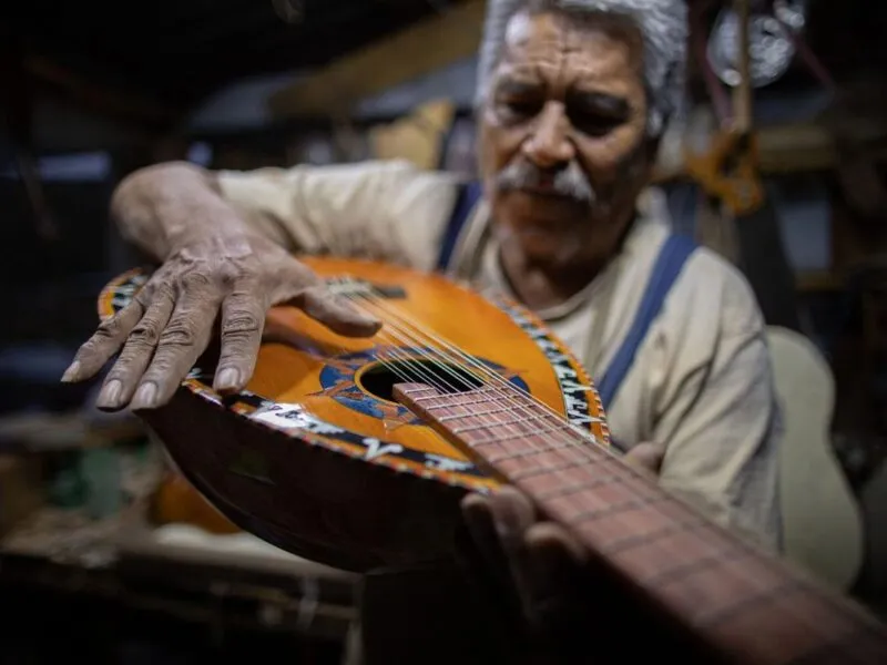 Paracho te espera para compartir la magia de su Feria Nacional de Guitarra