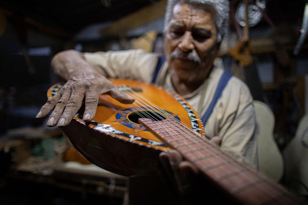 Paracho te espera para compartir la magia de su Feria Nacional de Guitarra
