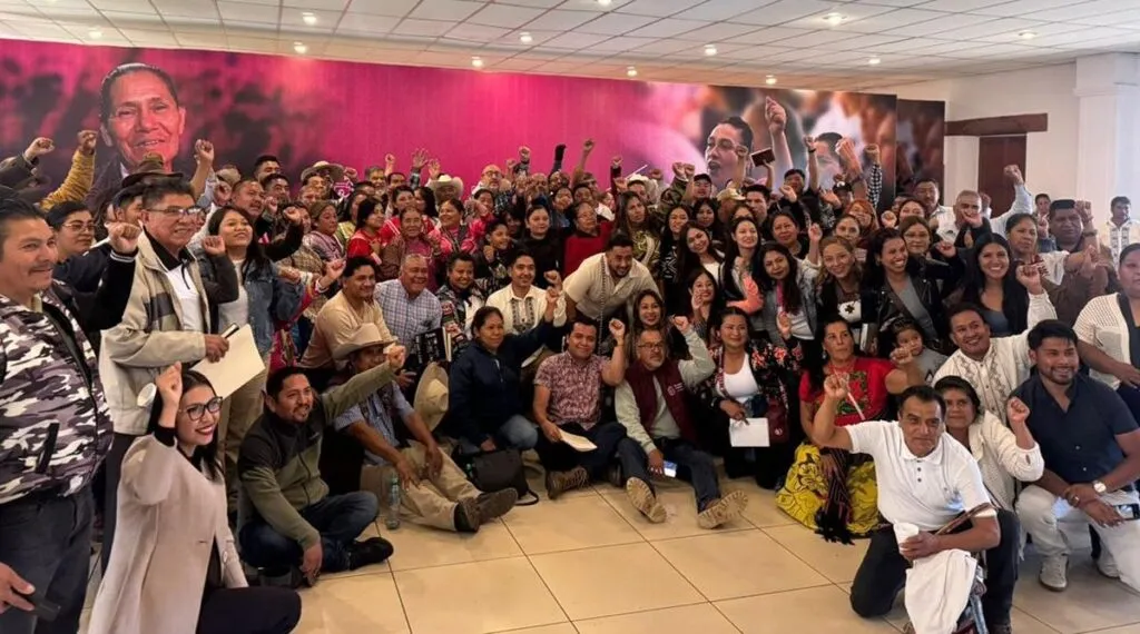 Participantes del foro de autogobiernos en Michoacán