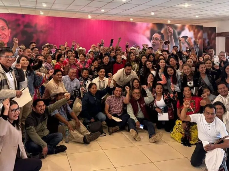 Participantes del foro de autogobiernos en Michoacán