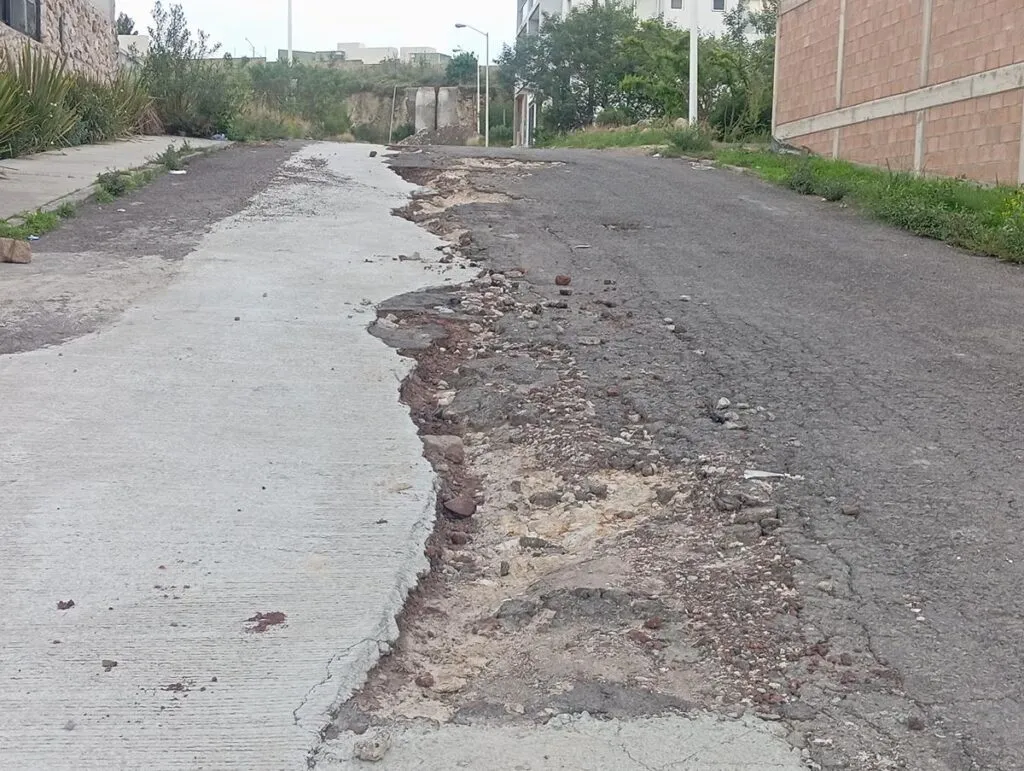 Pavimentación, agua y luminarias, rezagos comunes en colonias de Morelia