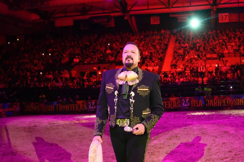 Pepe Aguilar hace llamado a su hijo mayor y expone su filosofía ante las críticas-1