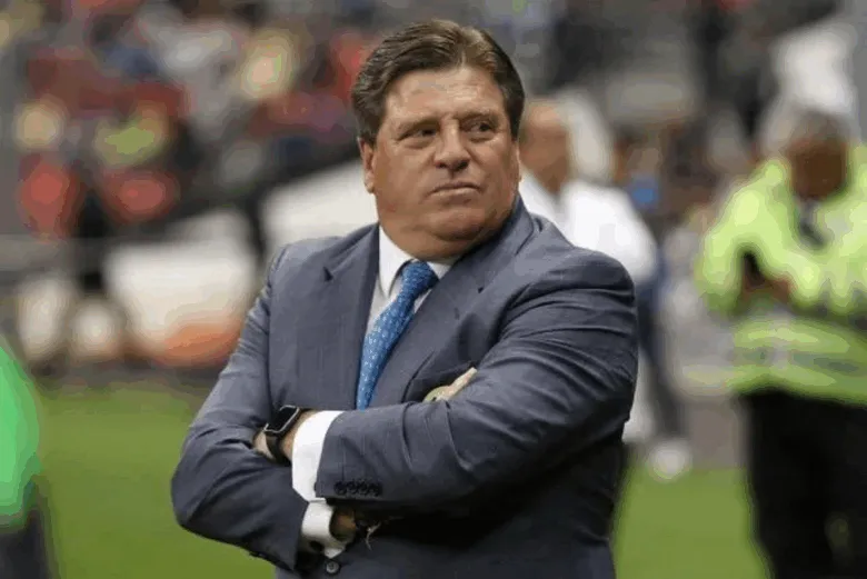Piojo' Herrera elige a Ochoa y descalifica a Malagón: “Aún no es extraordinario”