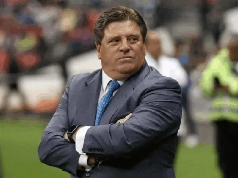 Piojo' Herrera elige a Ochoa y descalifica a Malagón: “Aún no es extraordinario”