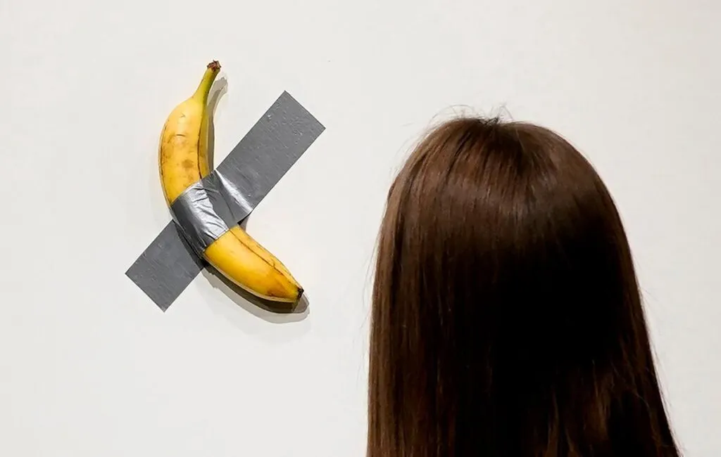 Plátano pegado a la pared, de Cattelan