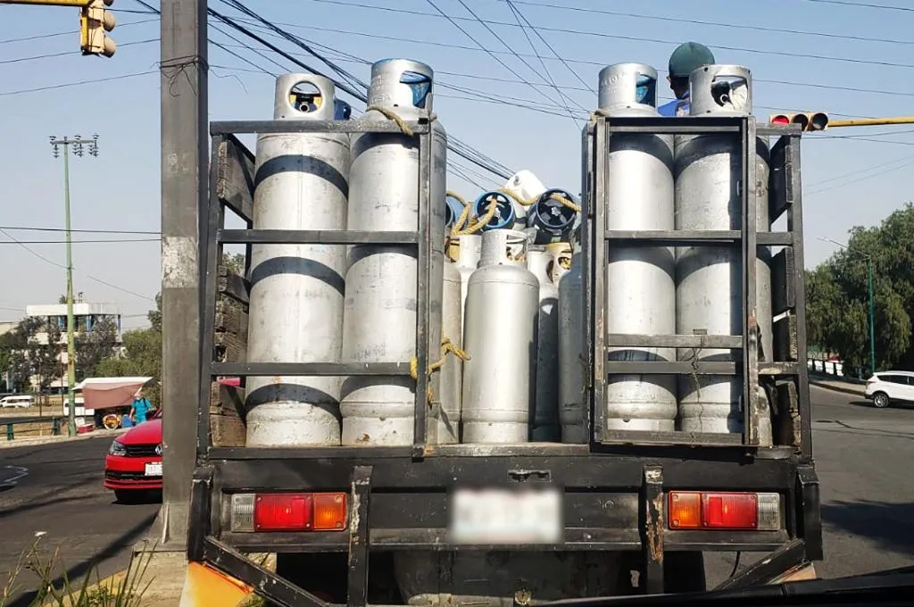 Por inseguridad, reportan desabasto y cierre temporal de gaseras en Ciudad Hidalgo, Michoacán